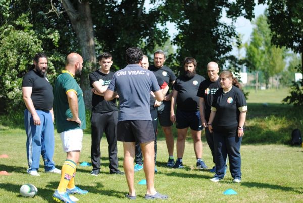 El Puente disfruta del primer entrenamiento de rugby inclusivo junto al VRAC